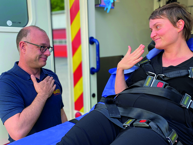 Erfolgreiche Kommunikation mit gehörlosen Menschen im Rettungsdienst